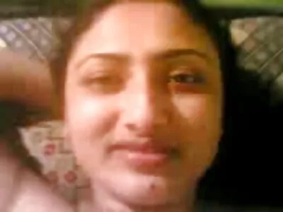 વેલેરી ગોમેઝ પ્રથમ વખત કેમેરાની સામે