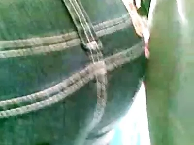 નિક્કી ધ જોનસનને હરાવે છે